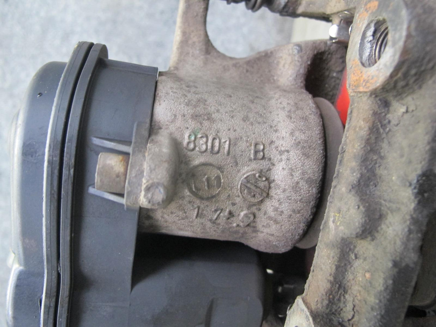 12-18 Mercedes W166 GLE ML AWD Set of 2 Rear Left & Right Side Brake Caliper OEM