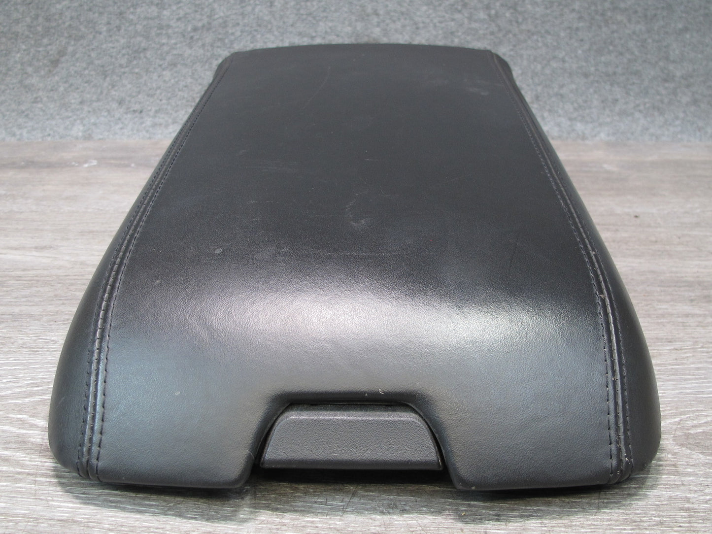 2004-2006 Cadillac XLR Center Console Lid Arm Rest Leather Black
