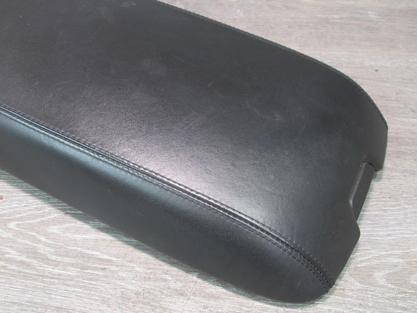 2004-2006 Cadillac XLR Center Console Lid Arm Rest Leather Black