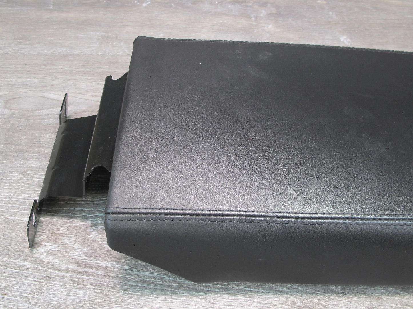 2004-2006 Cadillac XLR Center Console Lid Arm Rest Leather Black