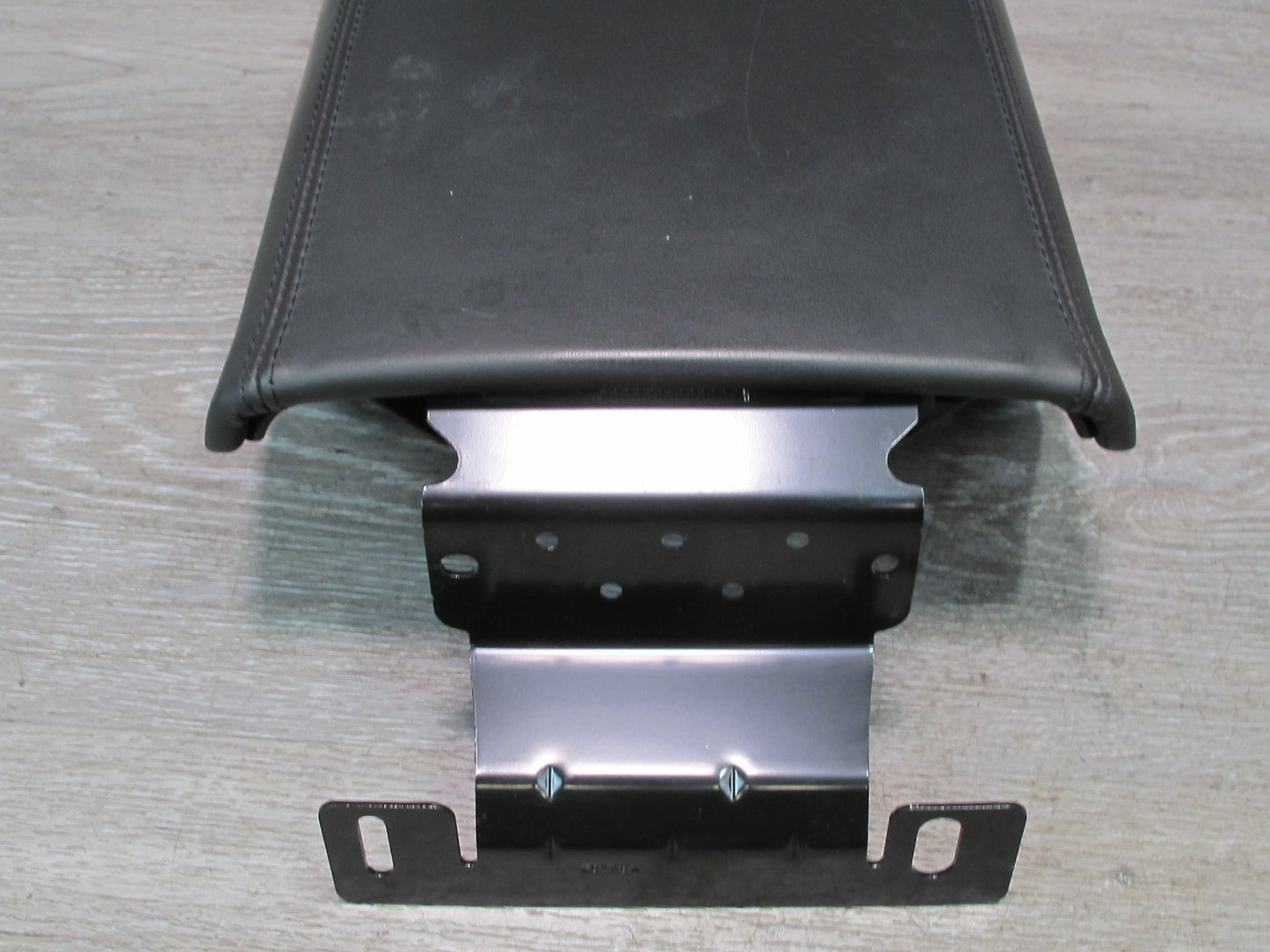 2004-2006 Cadillac XLR Center Console Lid Arm Rest Leather Black