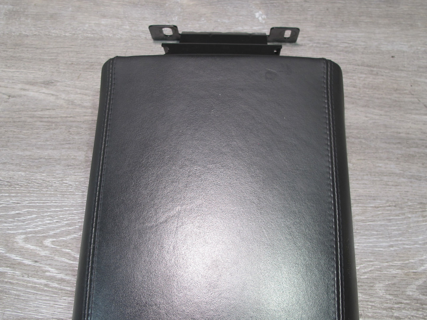 2004-2006 Cadillac XLR Center Console Lid Arm Rest Leather Black