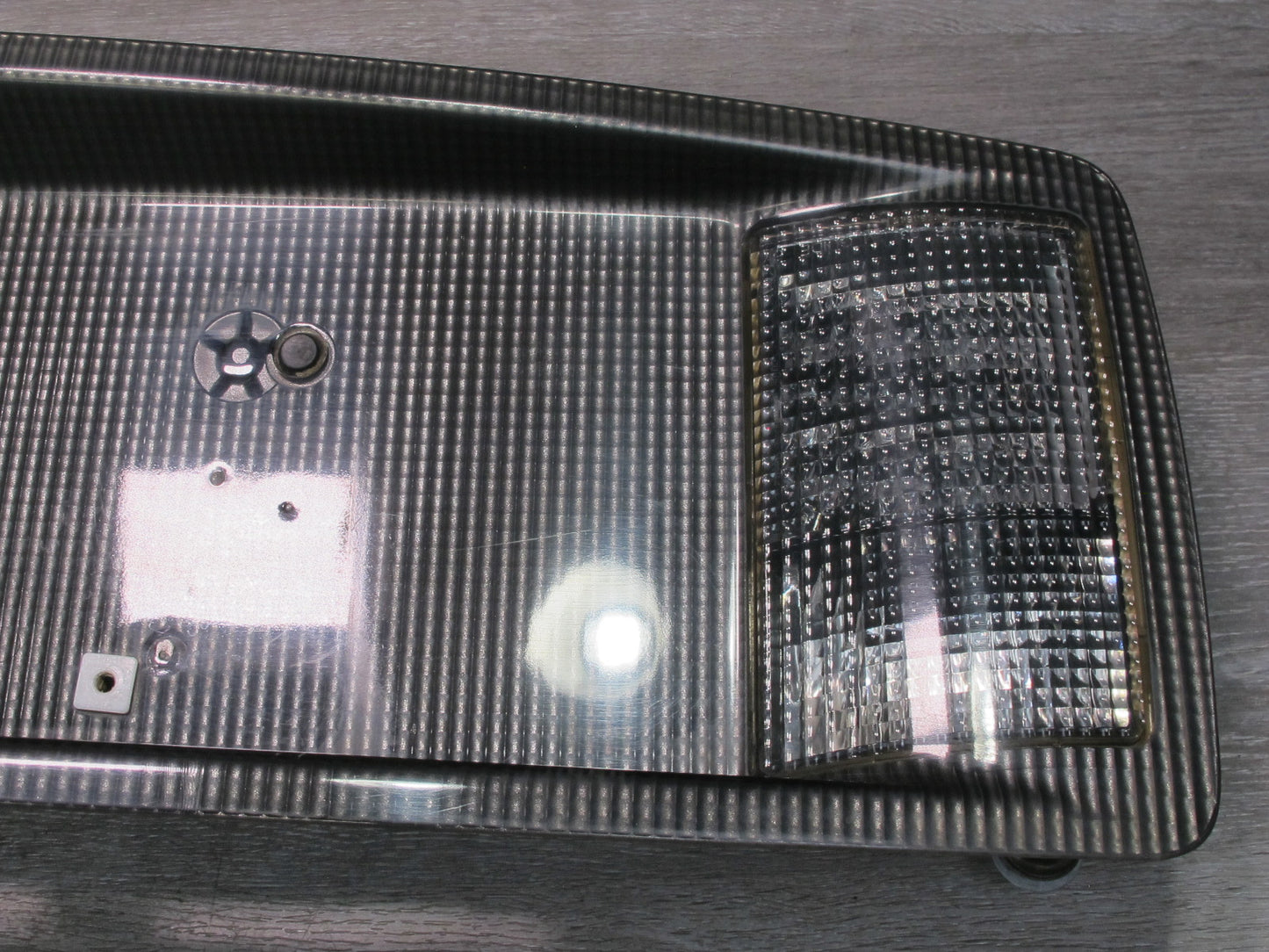 2004-2009 Cadillac XLR Rear Trunk Lid License Plate Light Panel 10355557