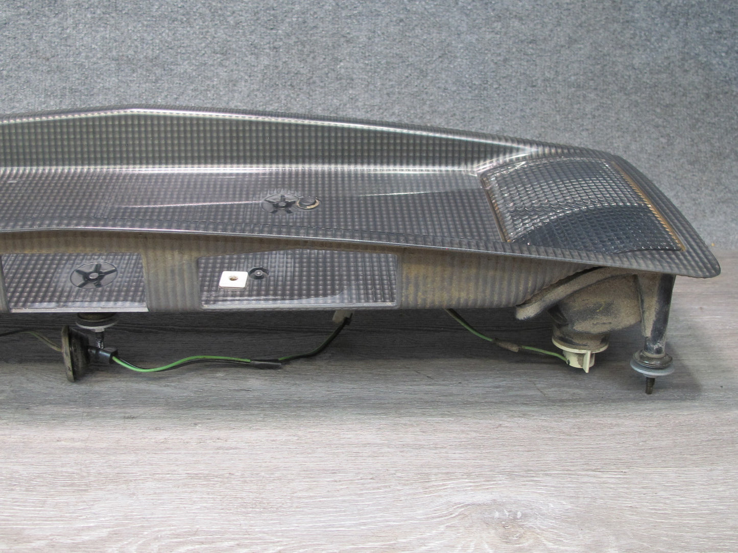 2004-2009 Cadillac XLR Rear Trunk Lid License Plate Light Panel 10355557