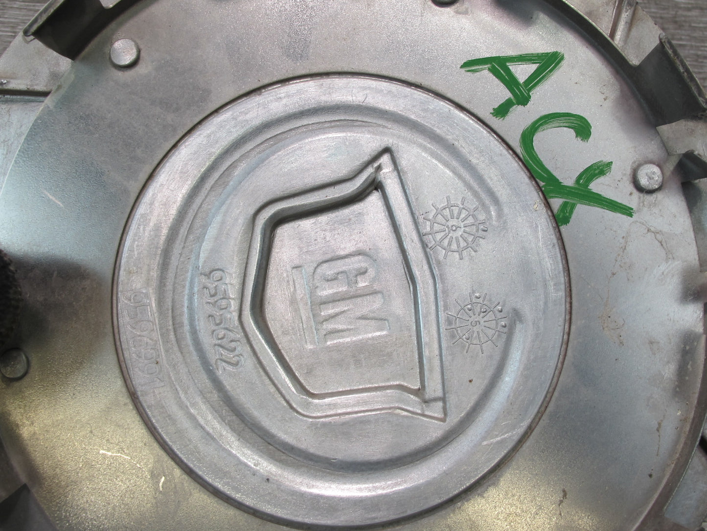 2004-2009 Cadillac XLR Wheel Hub Center Cap Cover Set 9595622