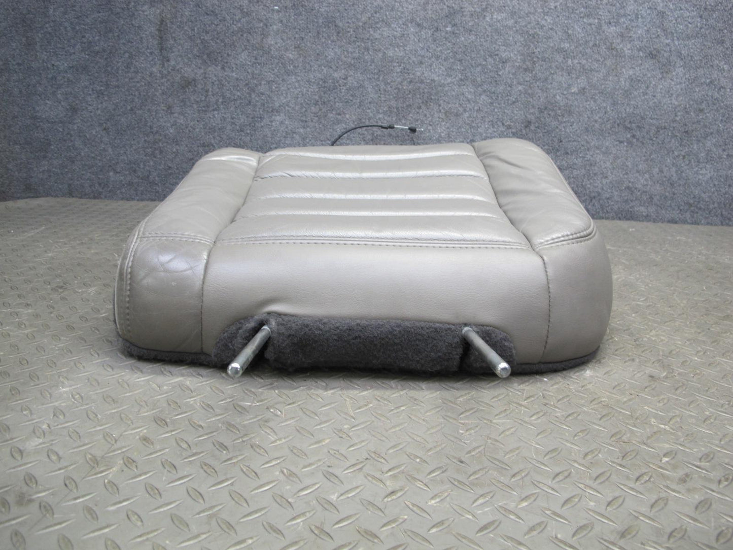 2003-2007 Hummer H2 Rear 2ND ROW Right Pass Side Seat Upper Cushion Leather