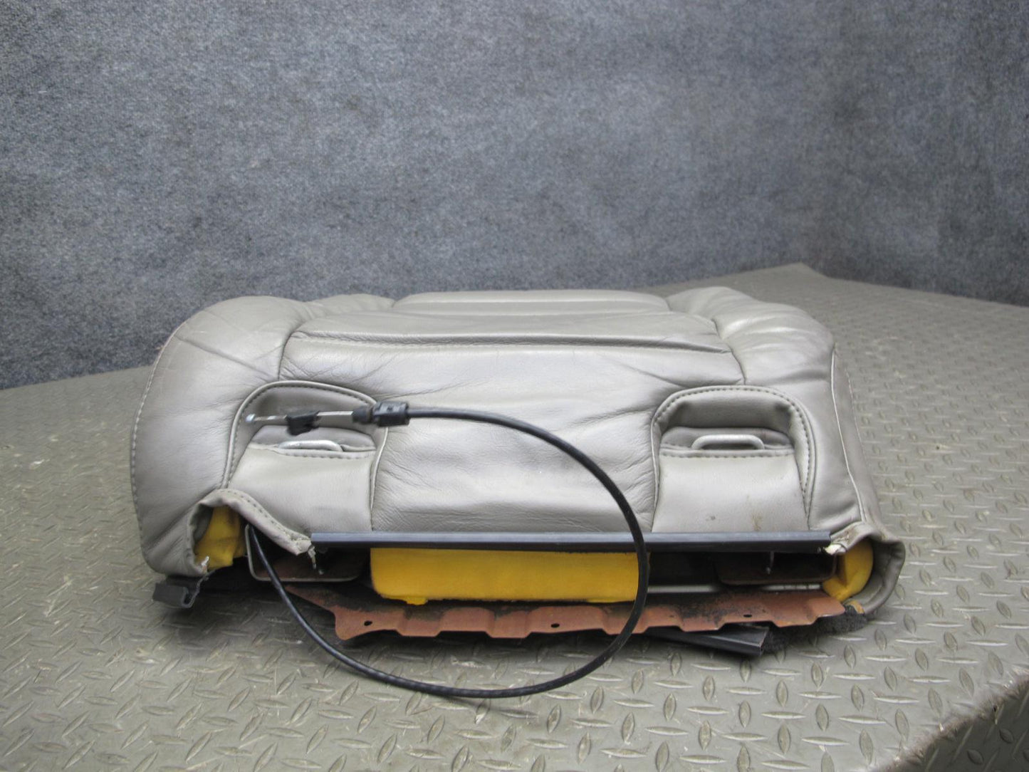 2003-2007 Hummer H2 Rear 2ND ROW Right Pass Side Seat Upper Cushion Leather