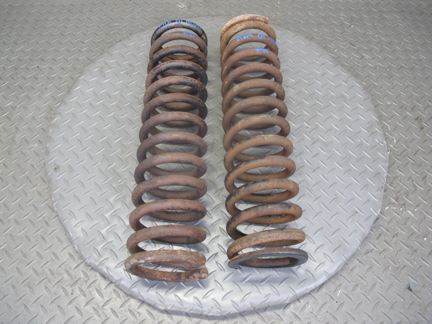 74-76 Mercedes W115 240D Set of 2 Front Left & Right Suspension Coil Spring OEM