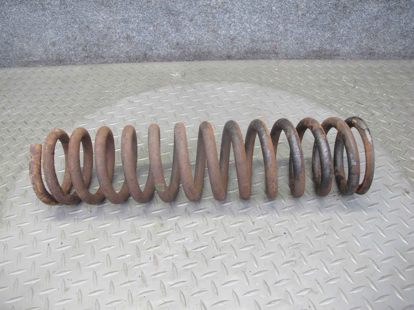 74-76 Mercedes W115 240D Set of 2 Front Left & Right Suspension Coil Spring OEM