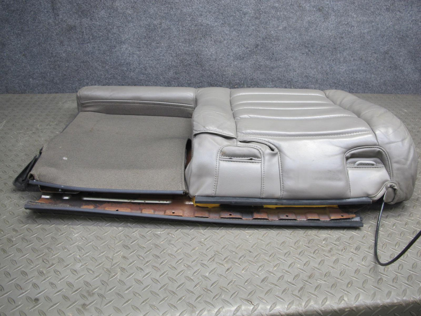 2003-2007 Hummer H2 Rear 2ND ROW Left Driver Side Seat Upper Cushion Leather