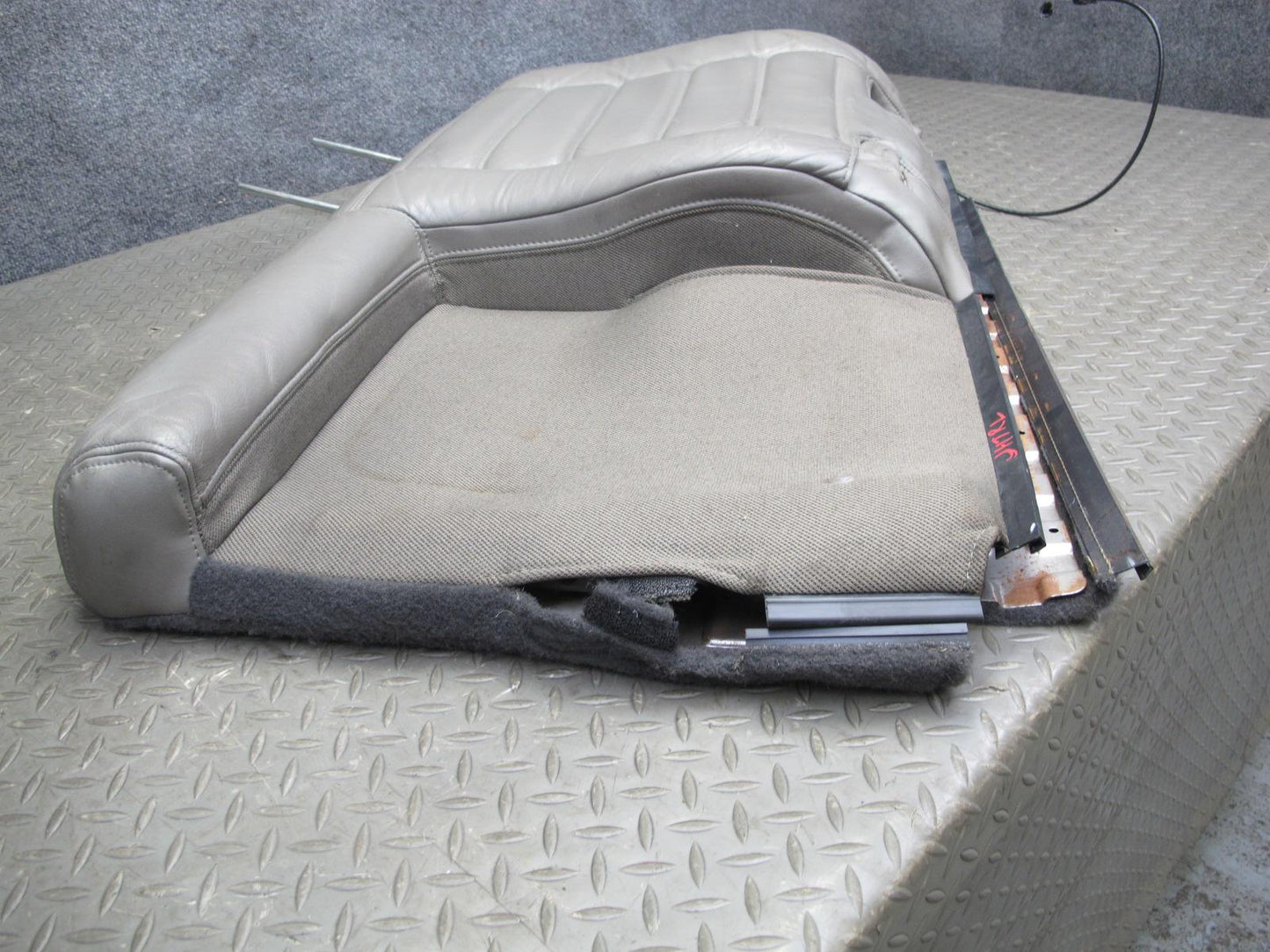 2003-2007 Hummer H2 Rear 2ND ROW Left Driver Side Seat Upper Cushion Leather