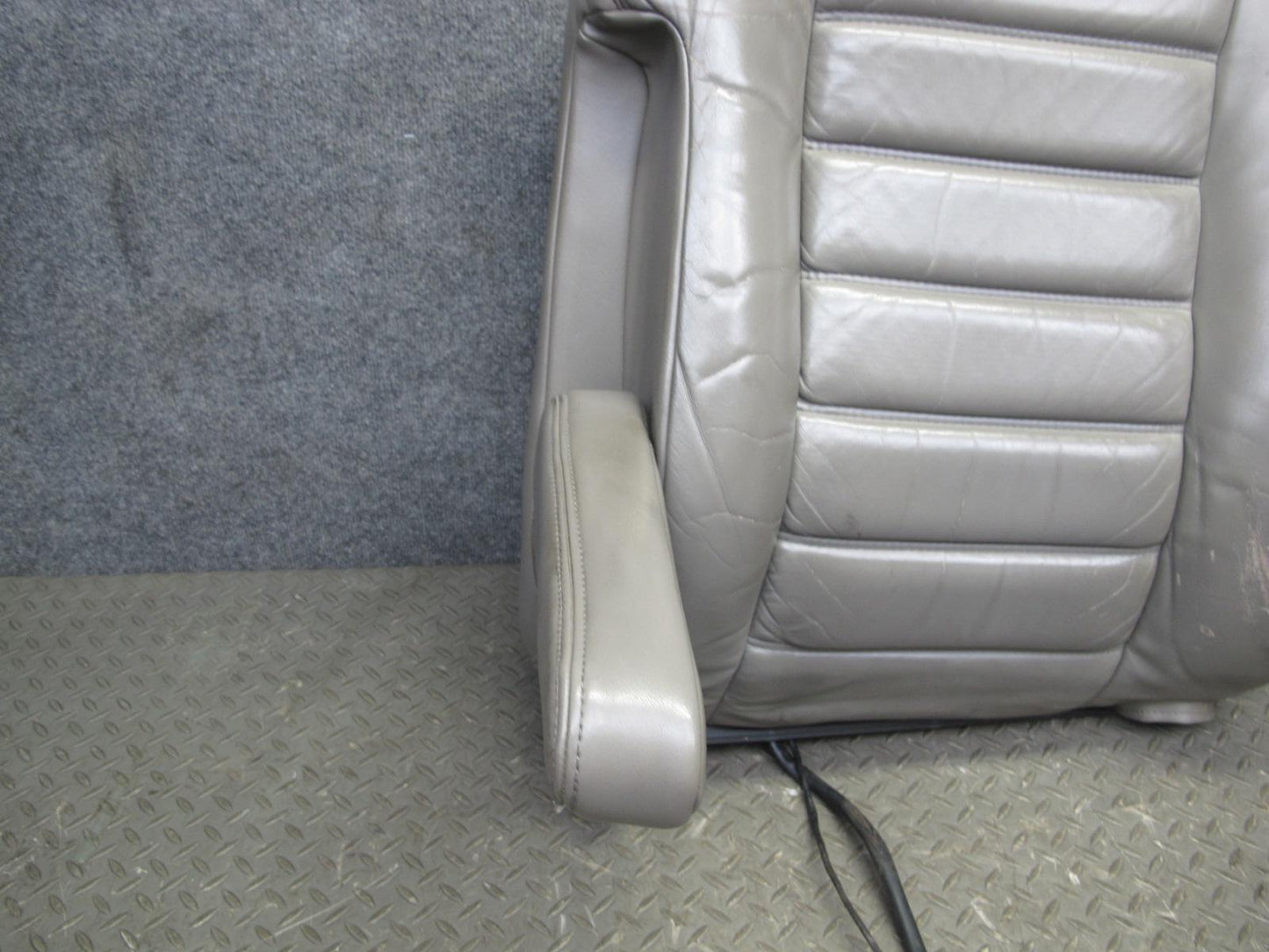 2003-2007 Hummer H2 Front Left Driver Side Seat Upper Cushion Leather