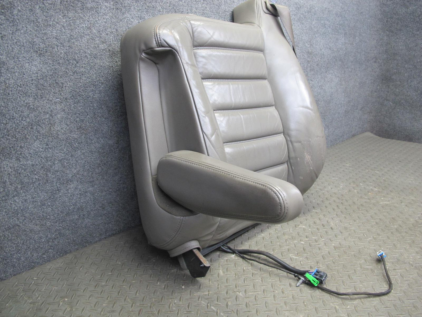 2003-2007 Hummer H2 Front Left Driver Side Seat Upper Cushion Leather
