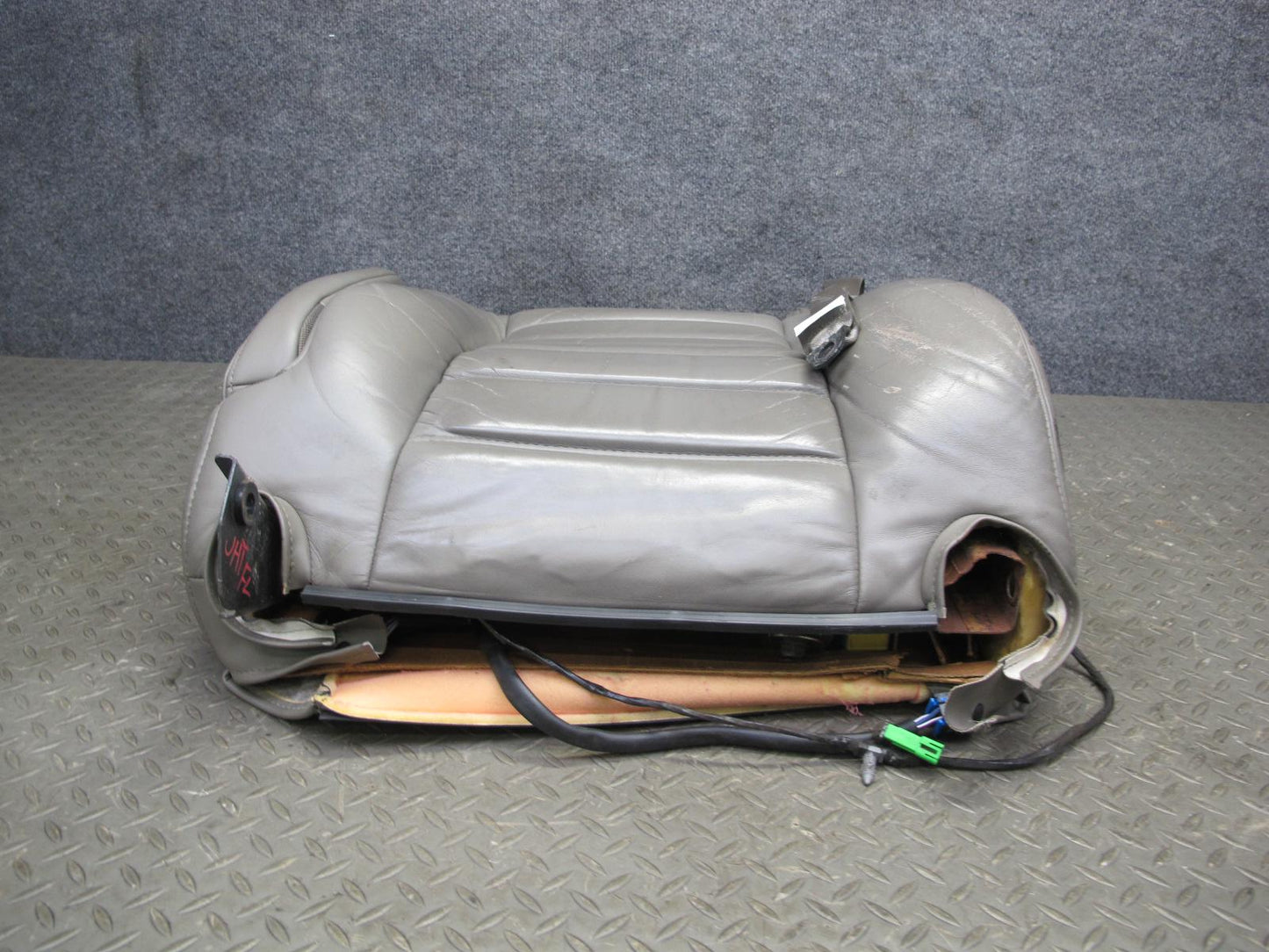 2003-2007 Hummer H2 Front Left Driver Side Seat Upper Cushion Leather