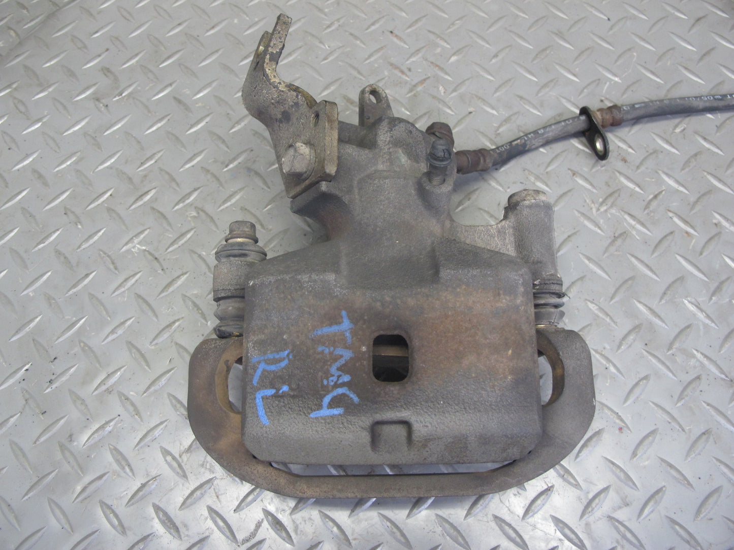 00-02 Toyota MR2 Spyder ZZW30L Set of 2 Rear Left & Right Brake Caliper OEM