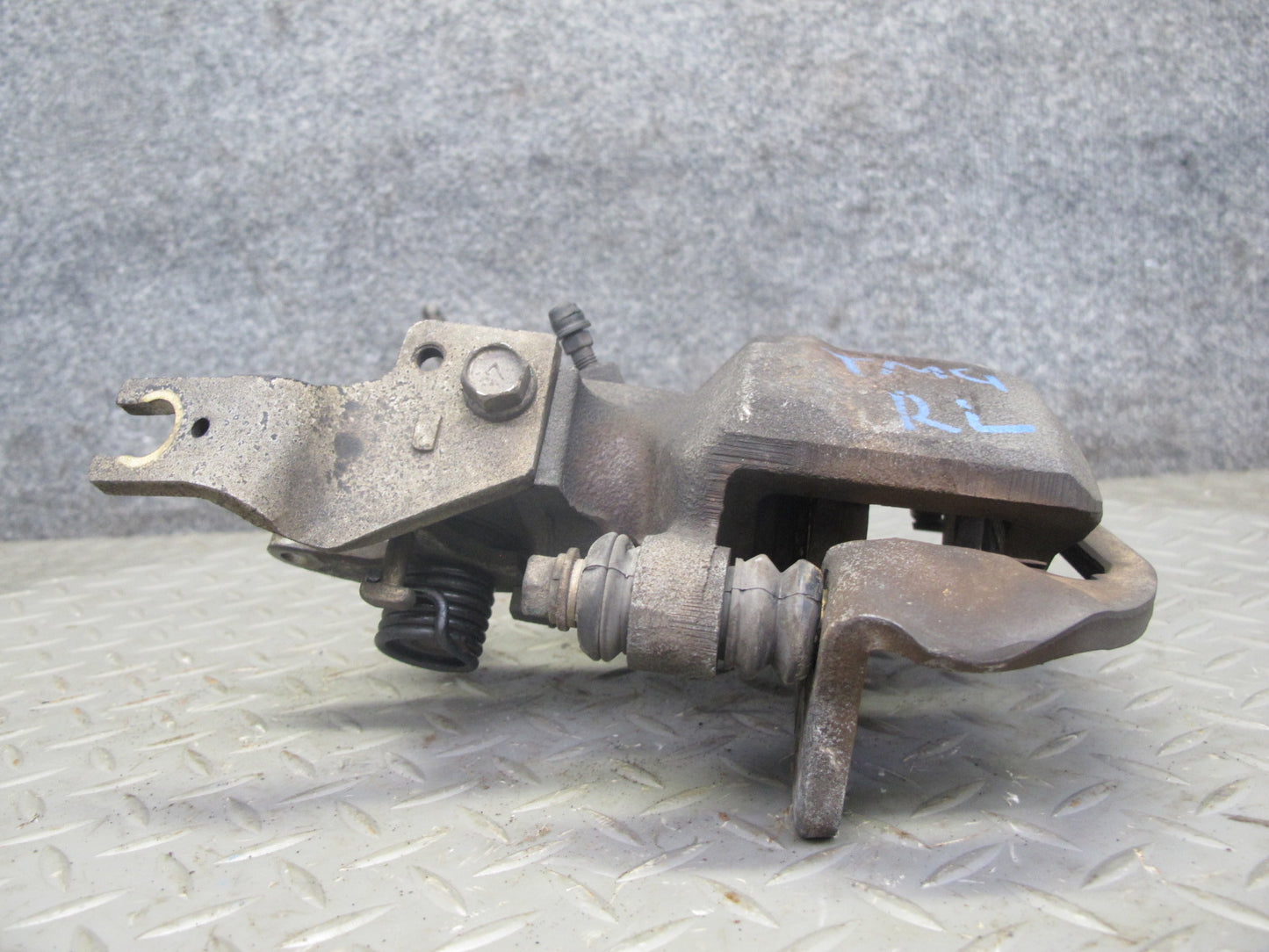 00-02 Toyota MR2 Spyder ZZW30L Set of 2 Rear Left & Right Brake Caliper OEM