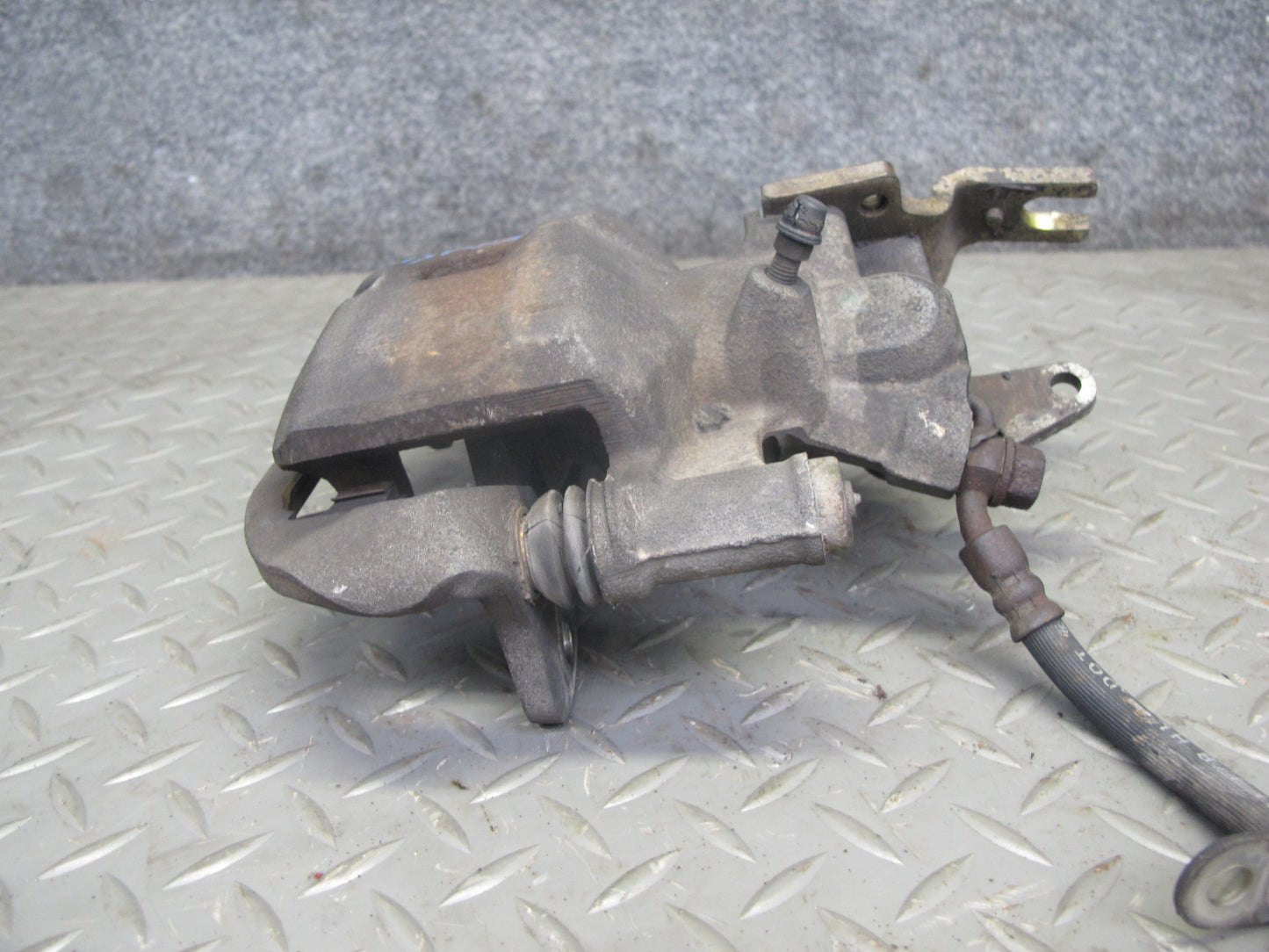 00-02 Toyota MR2 Spyder ZZW30L Set of 2 Rear Left & Right Brake Caliper OEM
