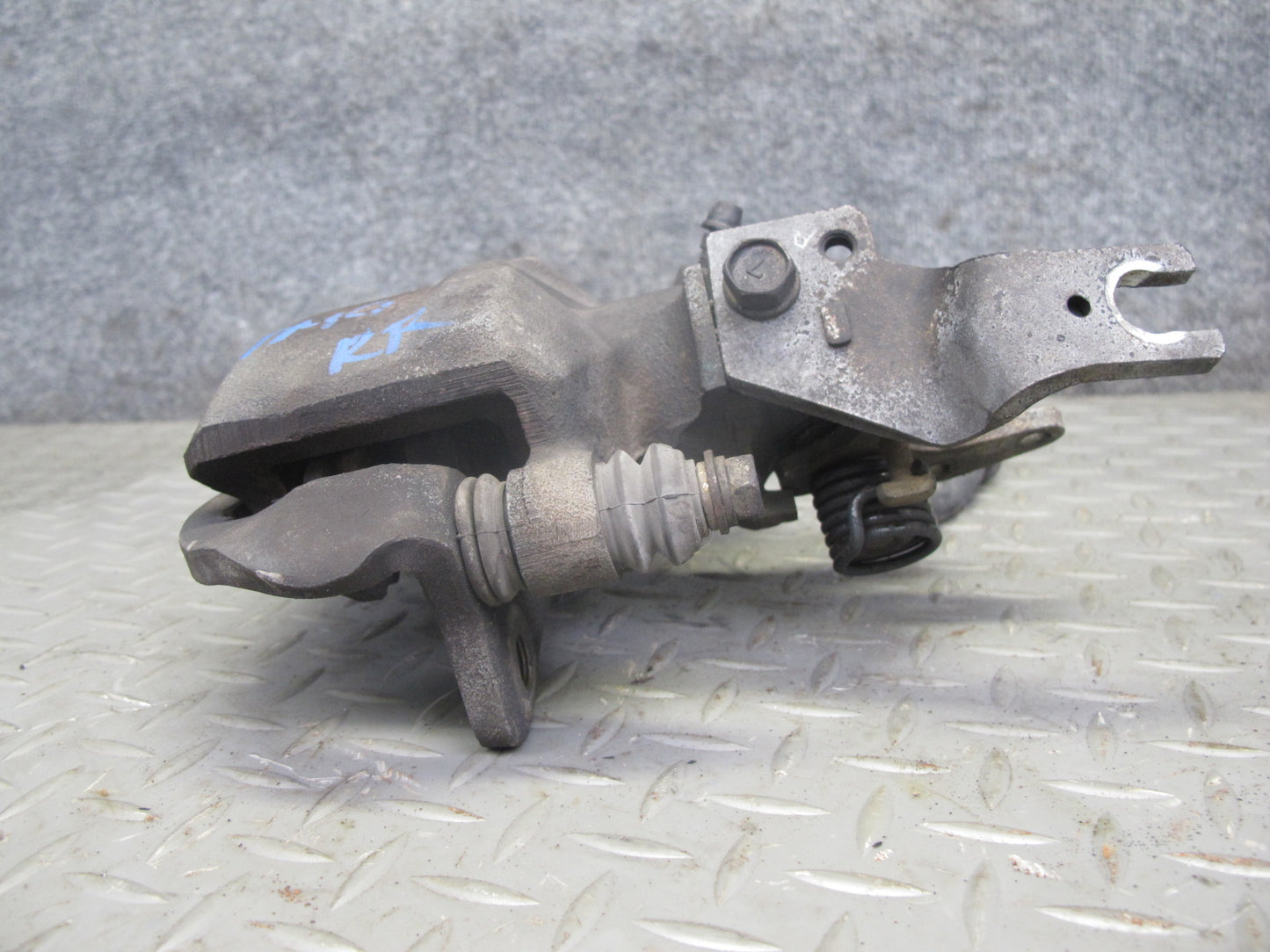 00-02 Toyota MR2 Spyder ZZW30L Set of 2 Rear Left & Right Brake Caliper OEM