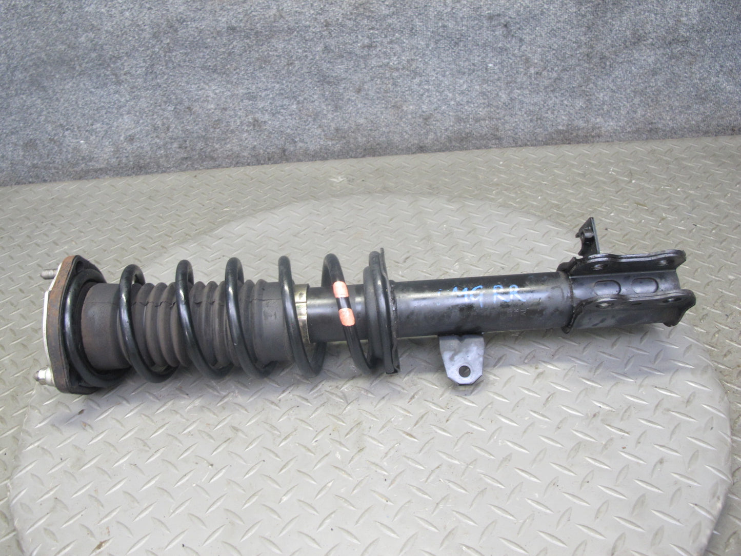00-02 Toyota MR2 Spyder ZZW30L Set of 2 Rear Strut Shock Absorber OEM