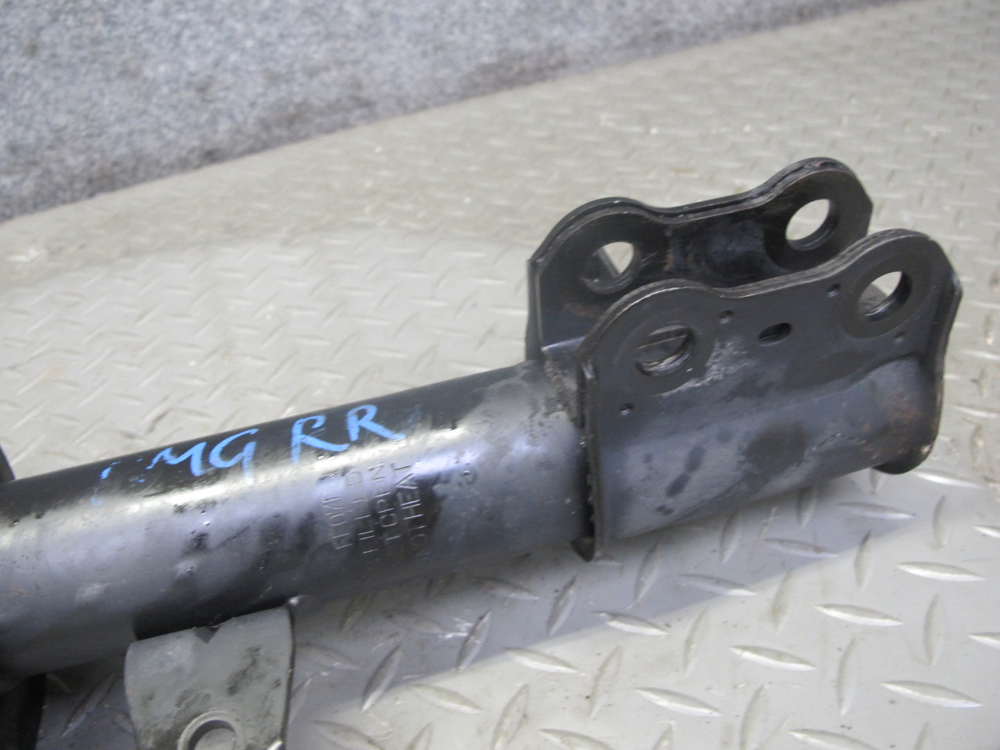 00-02 Toyota MR2 Spyder ZZW30L Set of 2 Rear Strut Shock Absorber OEM
