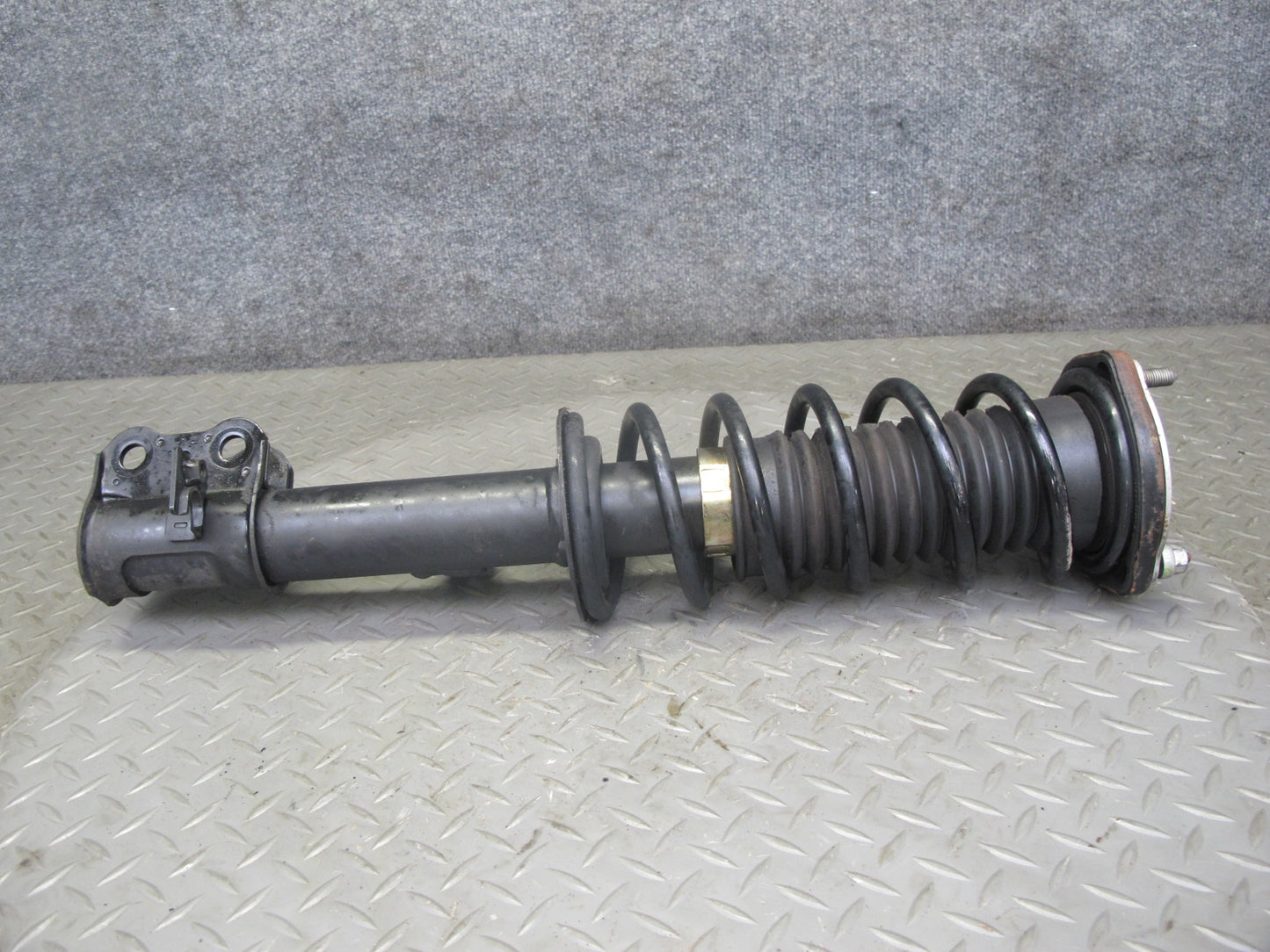 00-02 Toyota MR2 Spyder ZZW30L Set of 2 Rear Strut Shock Absorber OEM