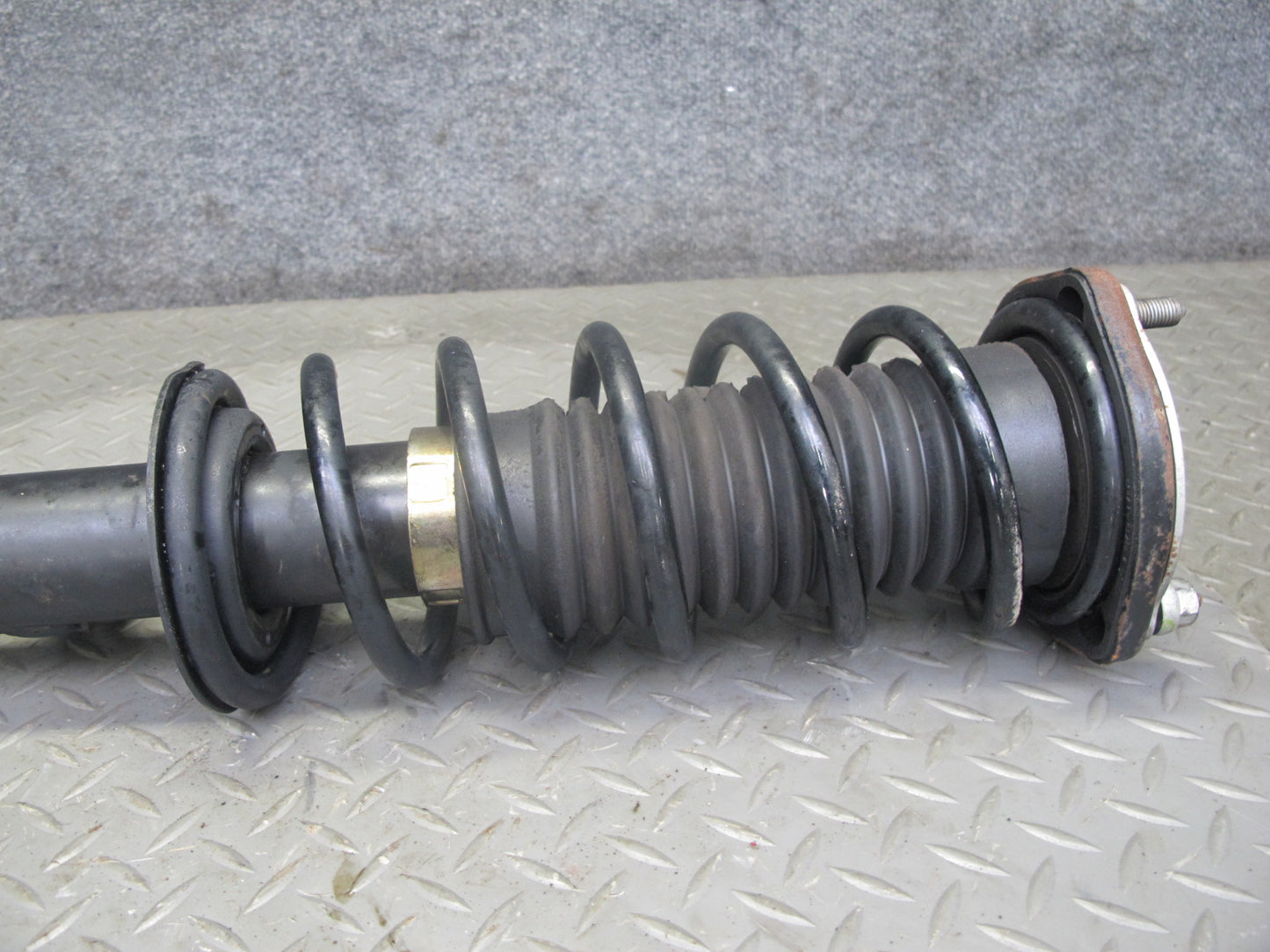 00-02 Toyota MR2 Spyder ZZW30L Set of 2 Rear Strut Shock Absorber OEM