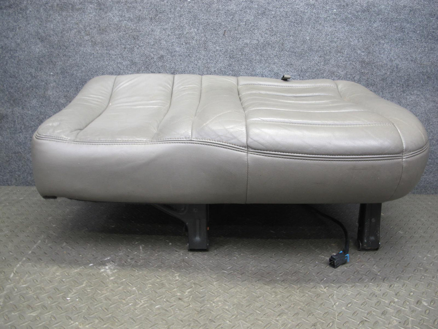 2003-2007 Hummer H2 Rear 2ND ROW Left Driver Side Seat Lower Cushion Leather