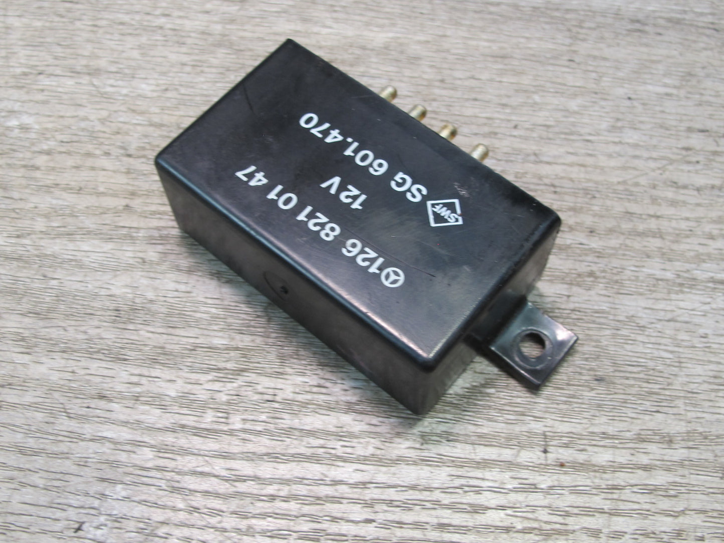 86-91 Mercedes W126 S-class Heated Seat Relay Module 1268210147 OEM