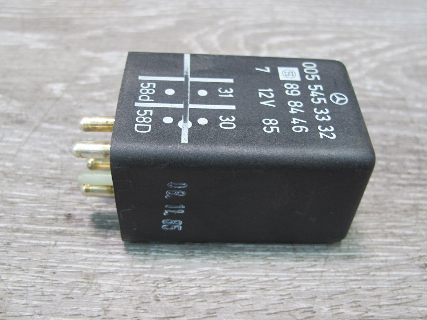 86-91 Mercedes W126 Instrument Cluster Light Relay Module 0055453332 OEM
