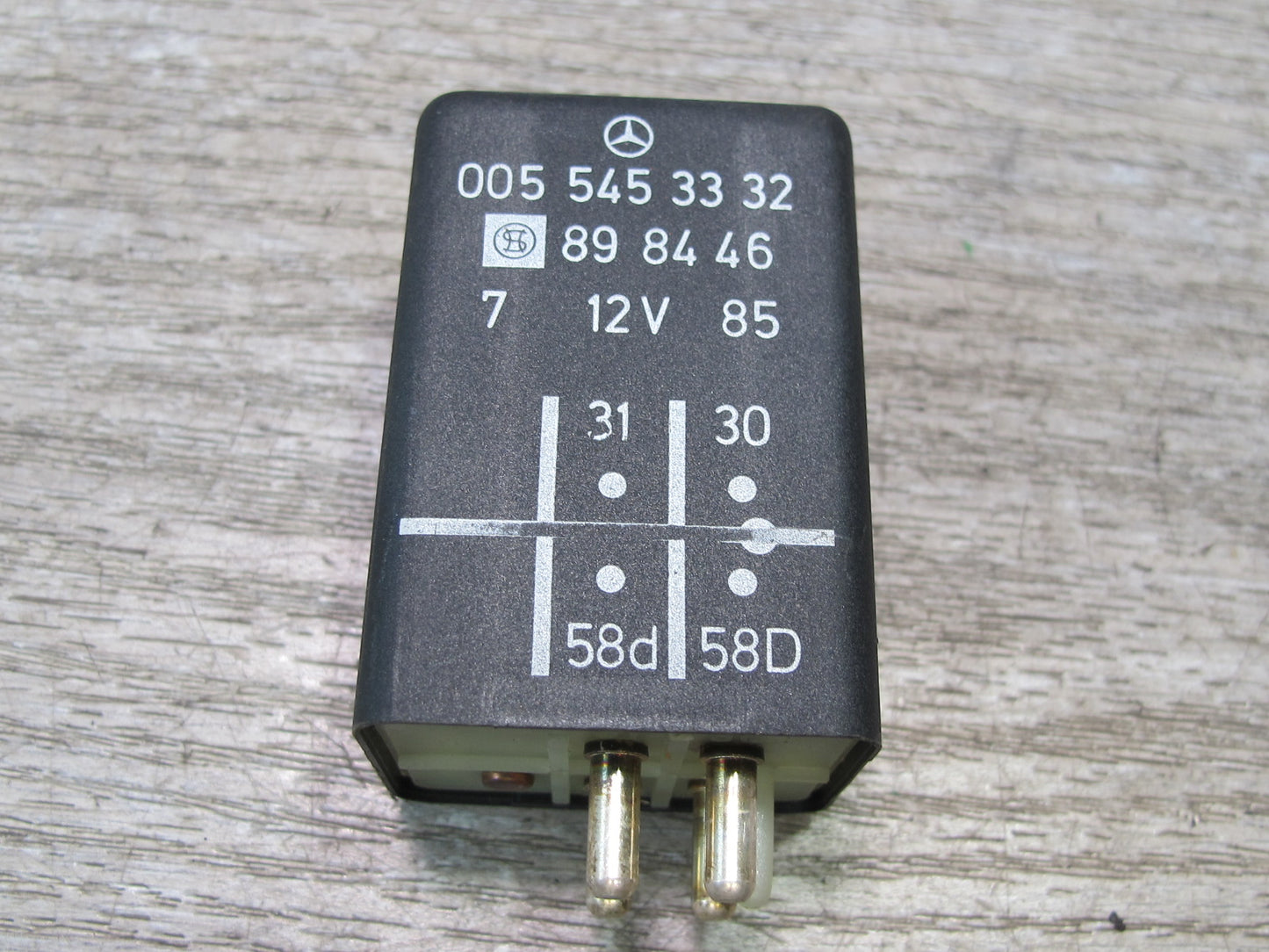 86-91 Mercedes W126 Instrument Cluster Light Relay Module 0055453332 OEM