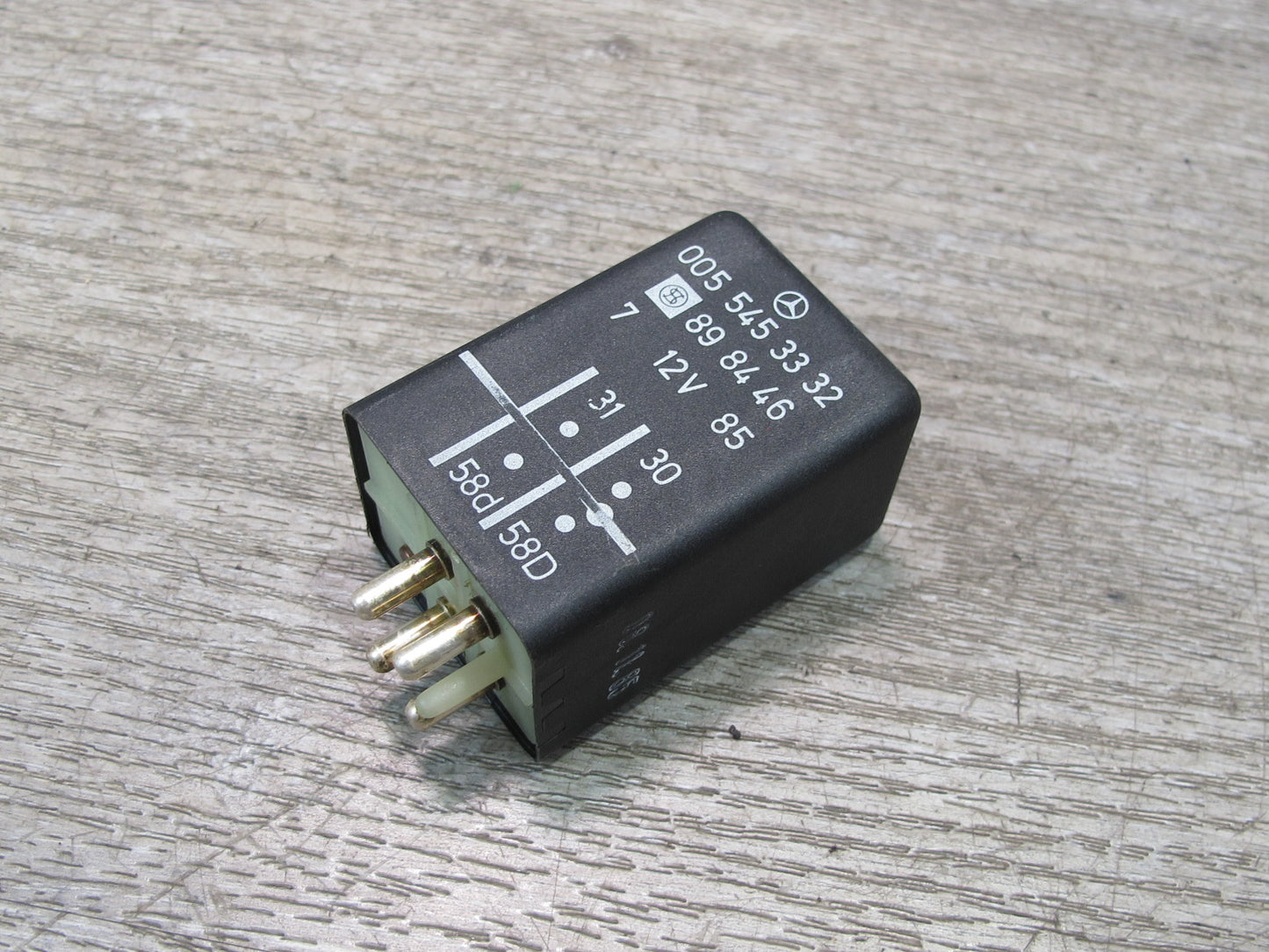 86-91 Mercedes W126 Instrument Cluster Light Relay Module 0055453332 OEM