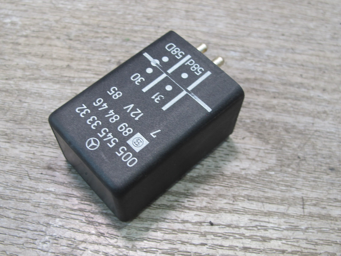 86-91 Mercedes W126 Instrument Cluster Light Relay Module 0055453332 OEM