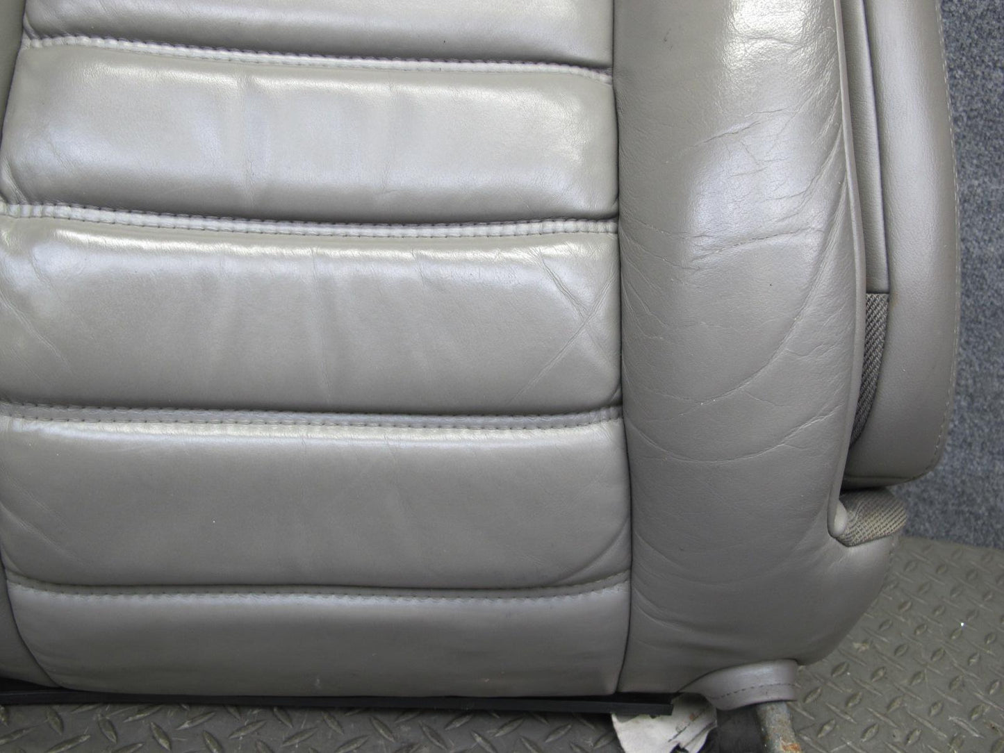 2003-2007 Hummer H2 Front Right Passenger Side Seat Upper Cushion Leather
