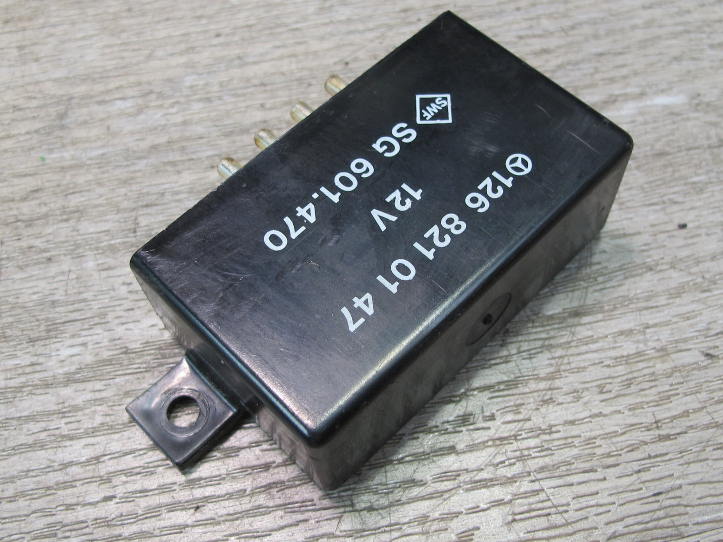 86-91 Mercedes W126 S-class Heated Seat Relay Module 1268210147 OEM