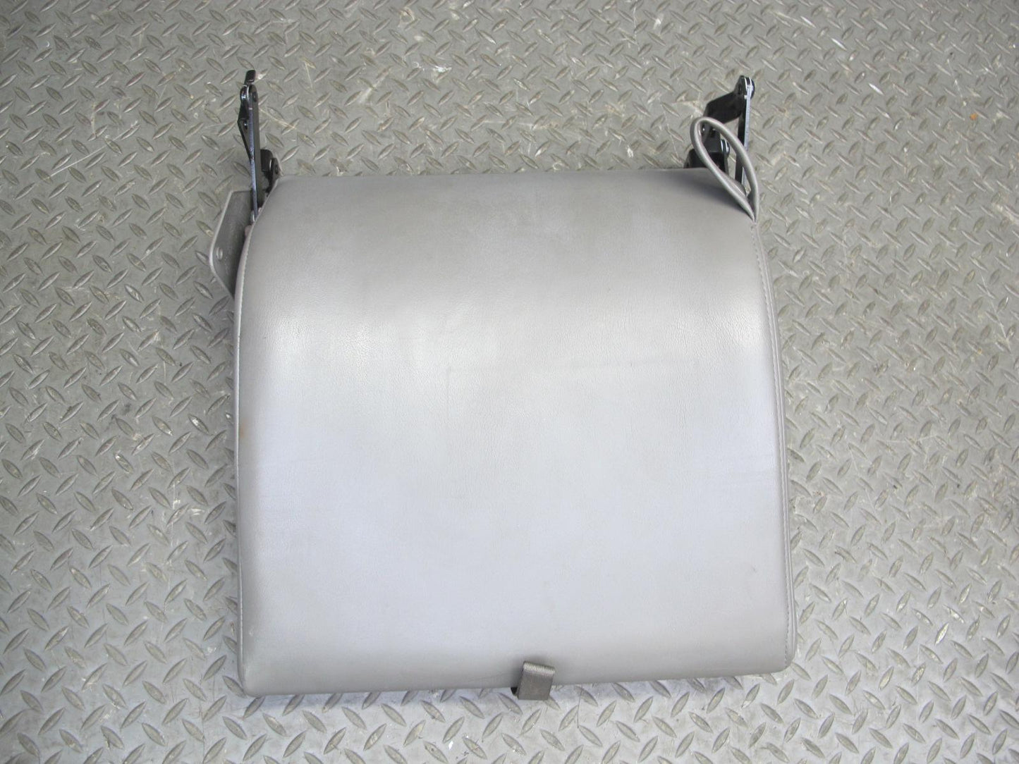 2003-2007 Hummer H2 Rear 2ND ROW Center Cushion Pad Armrest CUP Holder Leather