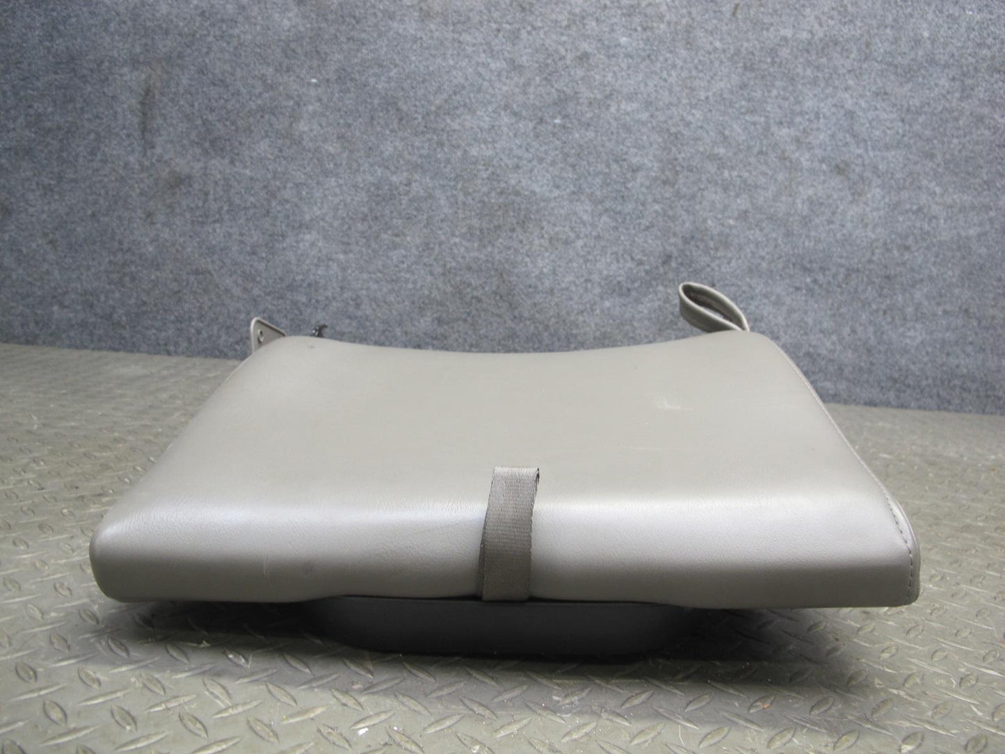 2003-2007 Hummer H2 Rear 2ND ROW Center Cushion Pad Armrest CUP Holder Leather