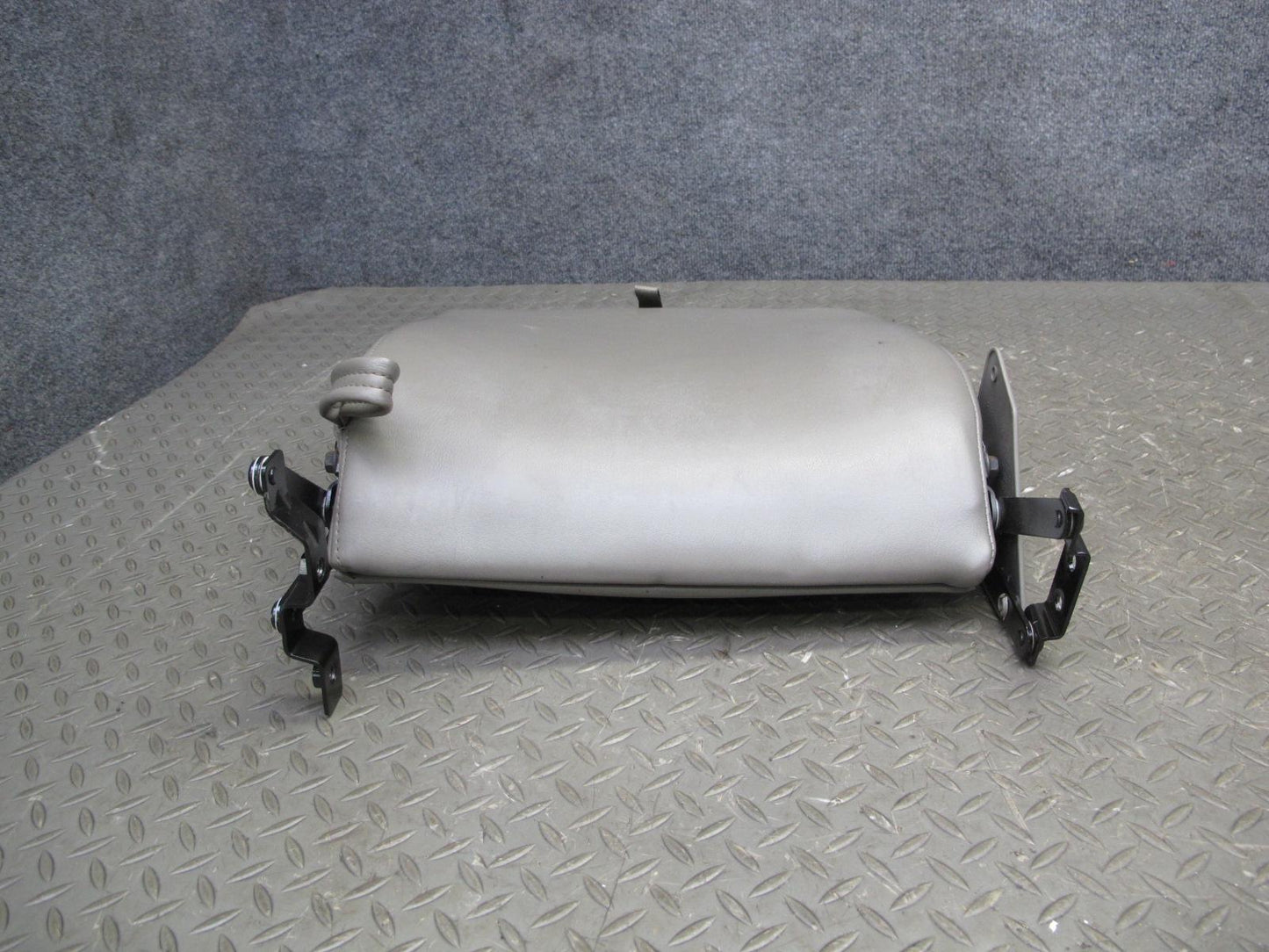 2003-2007 Hummer H2 Rear 2ND ROW Center Cushion Pad Armrest CUP Holder Leather