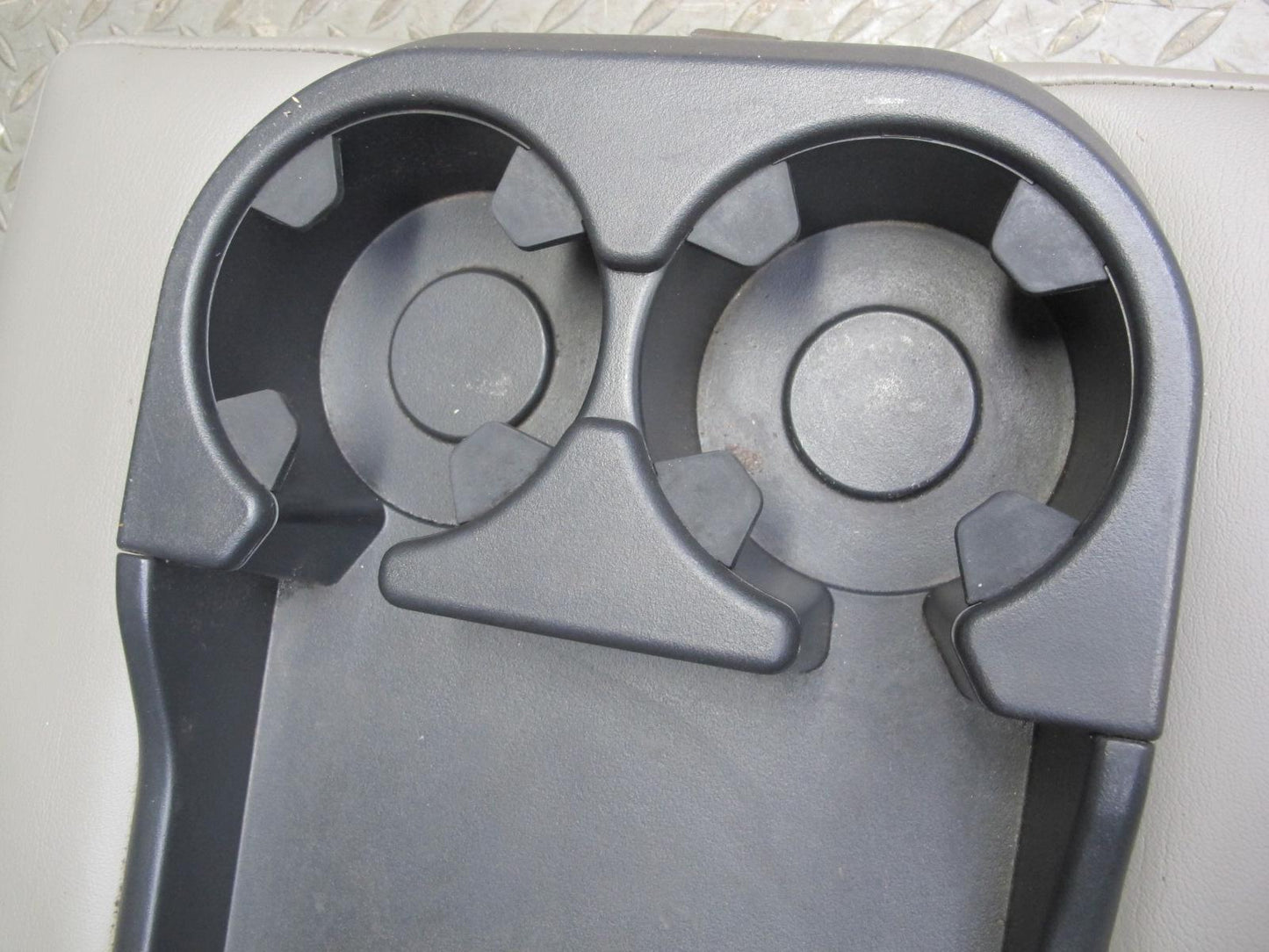 2003-2007 Hummer H2 Rear 2ND ROW Center Cushion Pad Armrest CUP Holder Leather