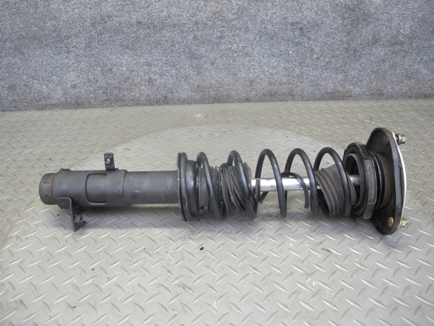 00-02 Toyota MR2 Spyder ZZW30L Set of 2 Front Strut Shock Absorber OEM