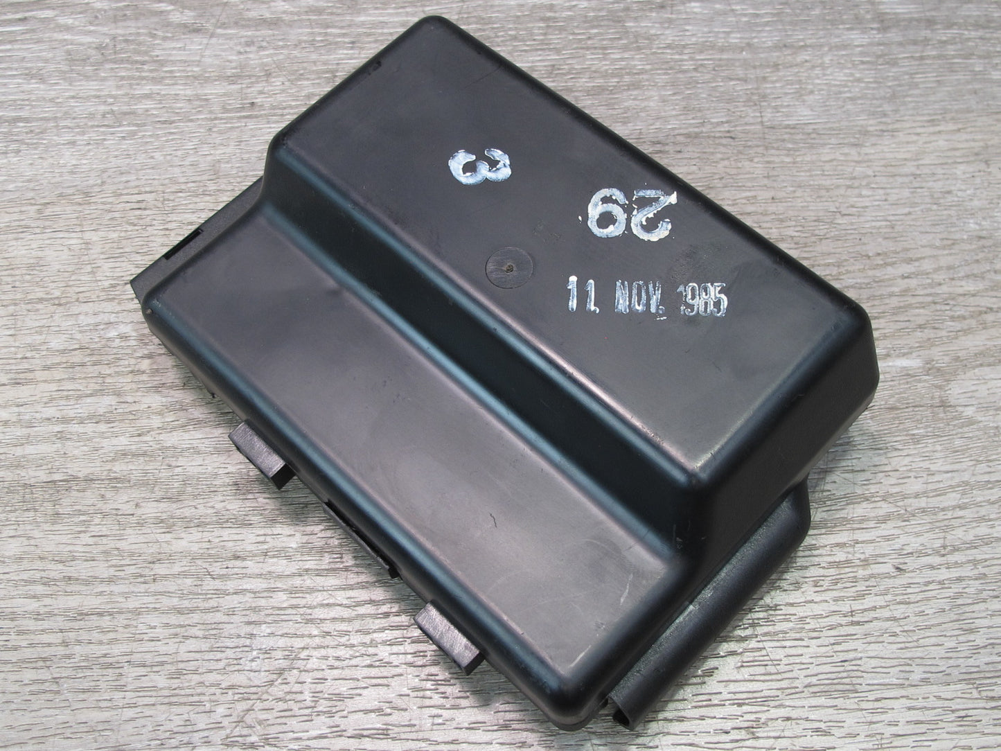 86-91 Mercedes W126 S-class Front Right Seat Control Module 1268200526 OEM