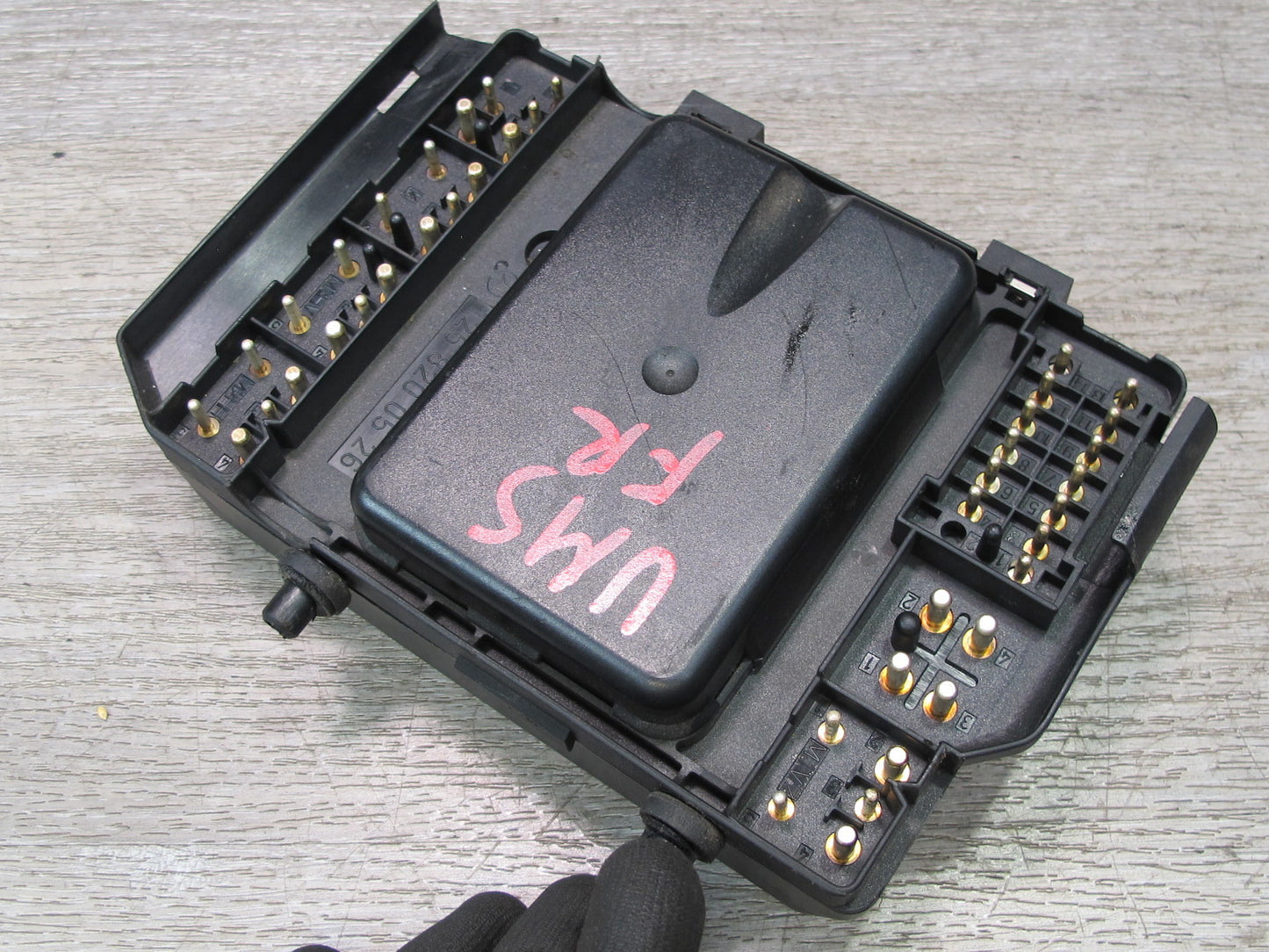 86-91 Mercedes W126 S-class Front Right Seat Control Module 1268200526 OEM