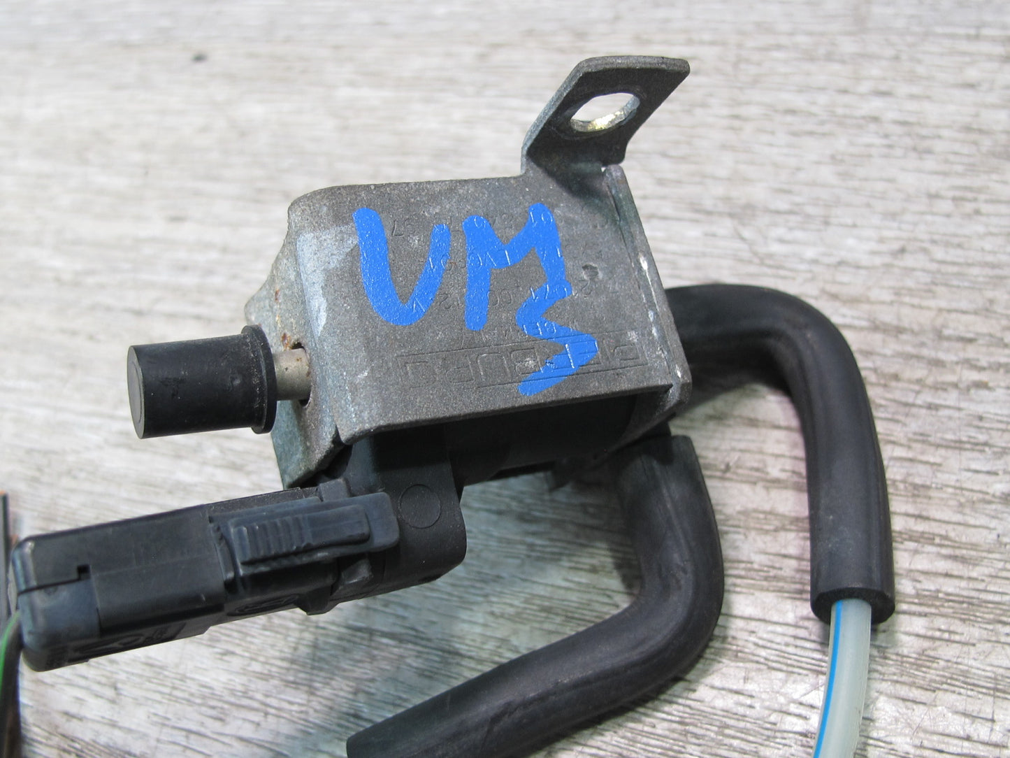 86-91 Mercedes W126 S-class Vacuum Solenoid Valve OEM