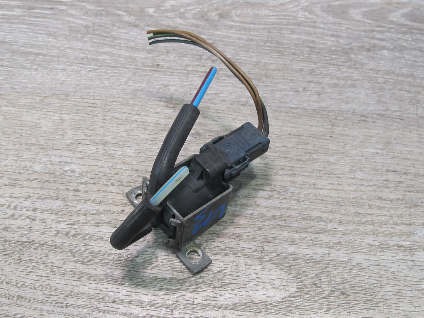 86-91 Mercedes W126 S-class Vacuum Solenoid Valve OEM