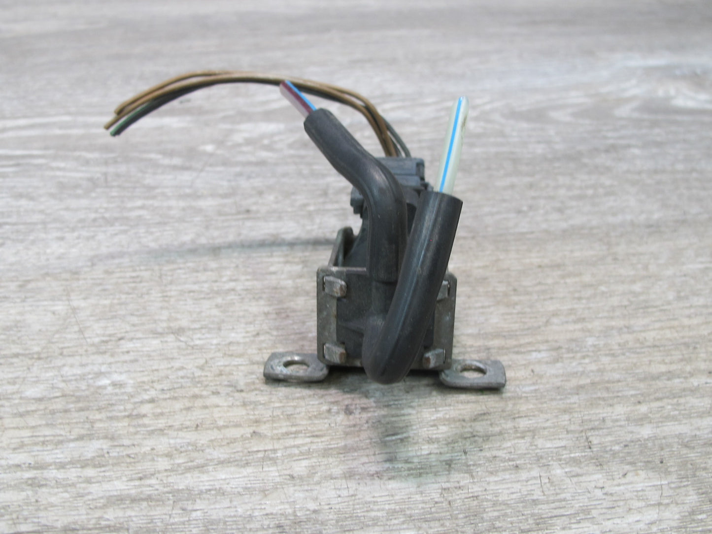 86-91 Mercedes W126 S-class Vacuum Solenoid Valve OEM