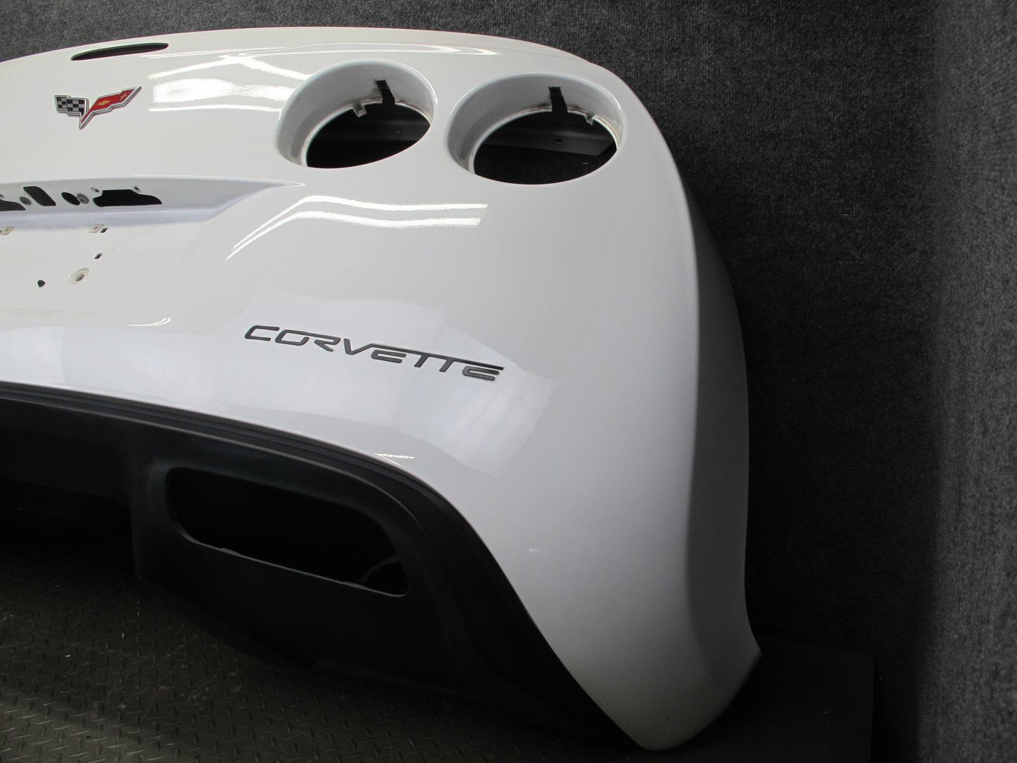 05-13 Chevrolet Corvette C6 Rear Bumper Cover White w Spoiler & Diffuser OEM