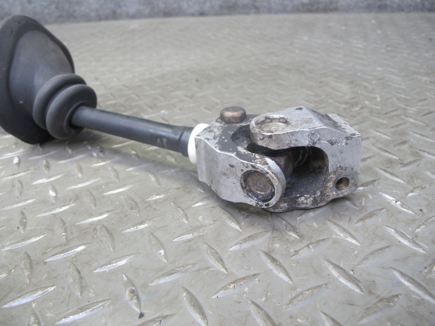 94-95 BMW E34 5-SERIES Sedan Steering Column Shaft OEM