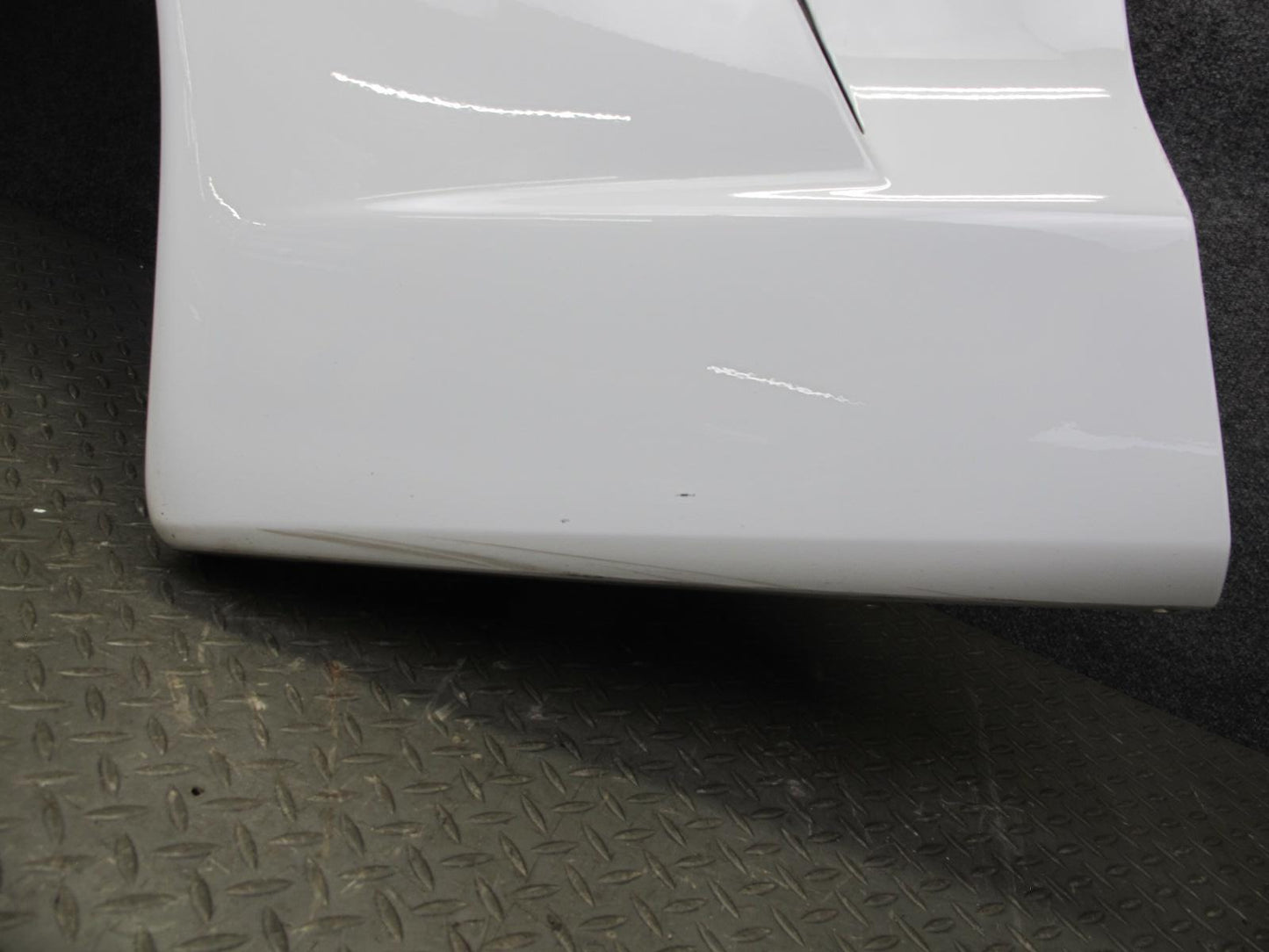 05-13 Chevrolet Corvette C6 Base Front Left Fender Shell Cover Panel White OEM