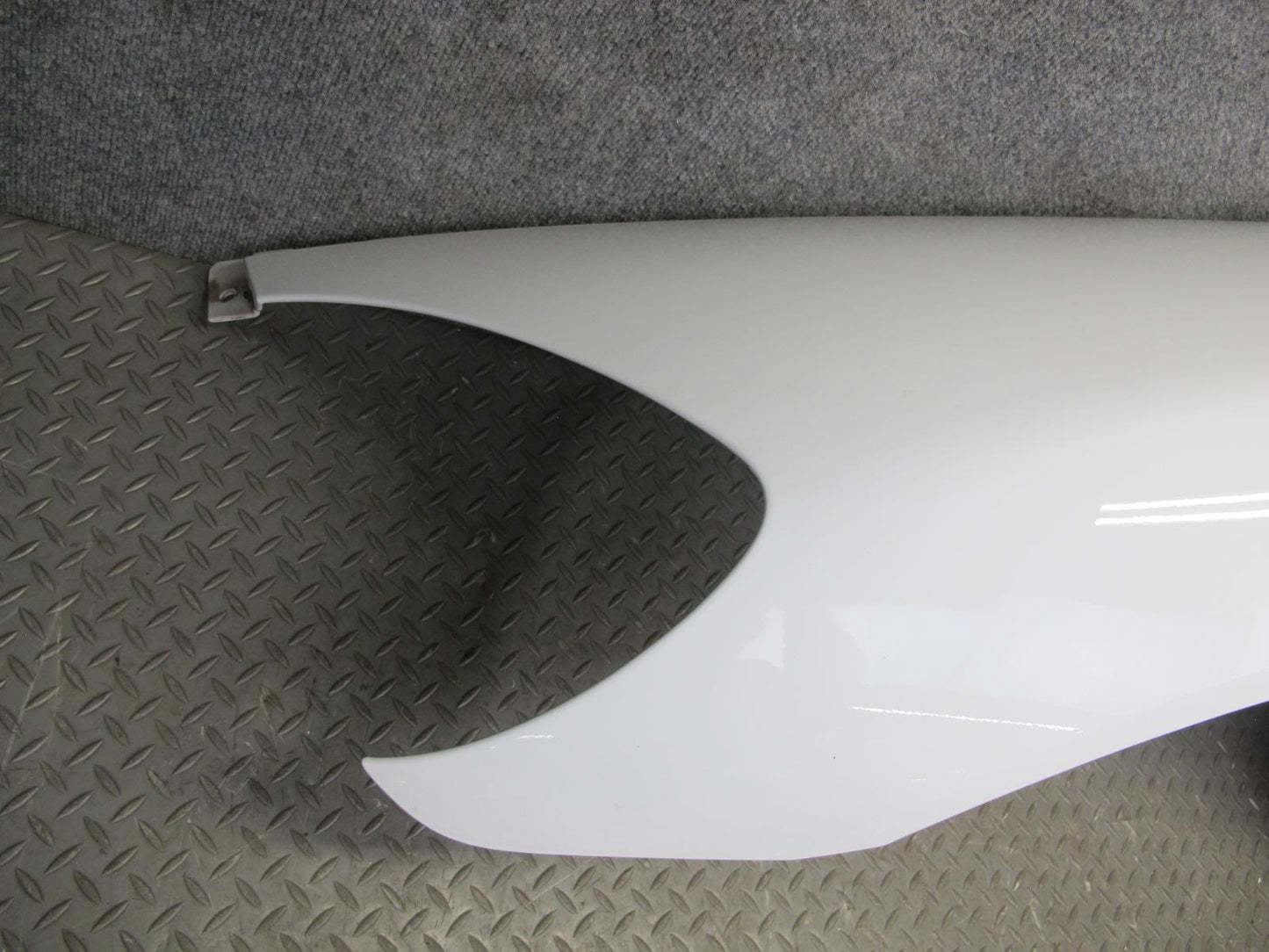 05-13 Chevrolet Corvette C6 Base Front Left Fender Shell Cover Panel White OEM