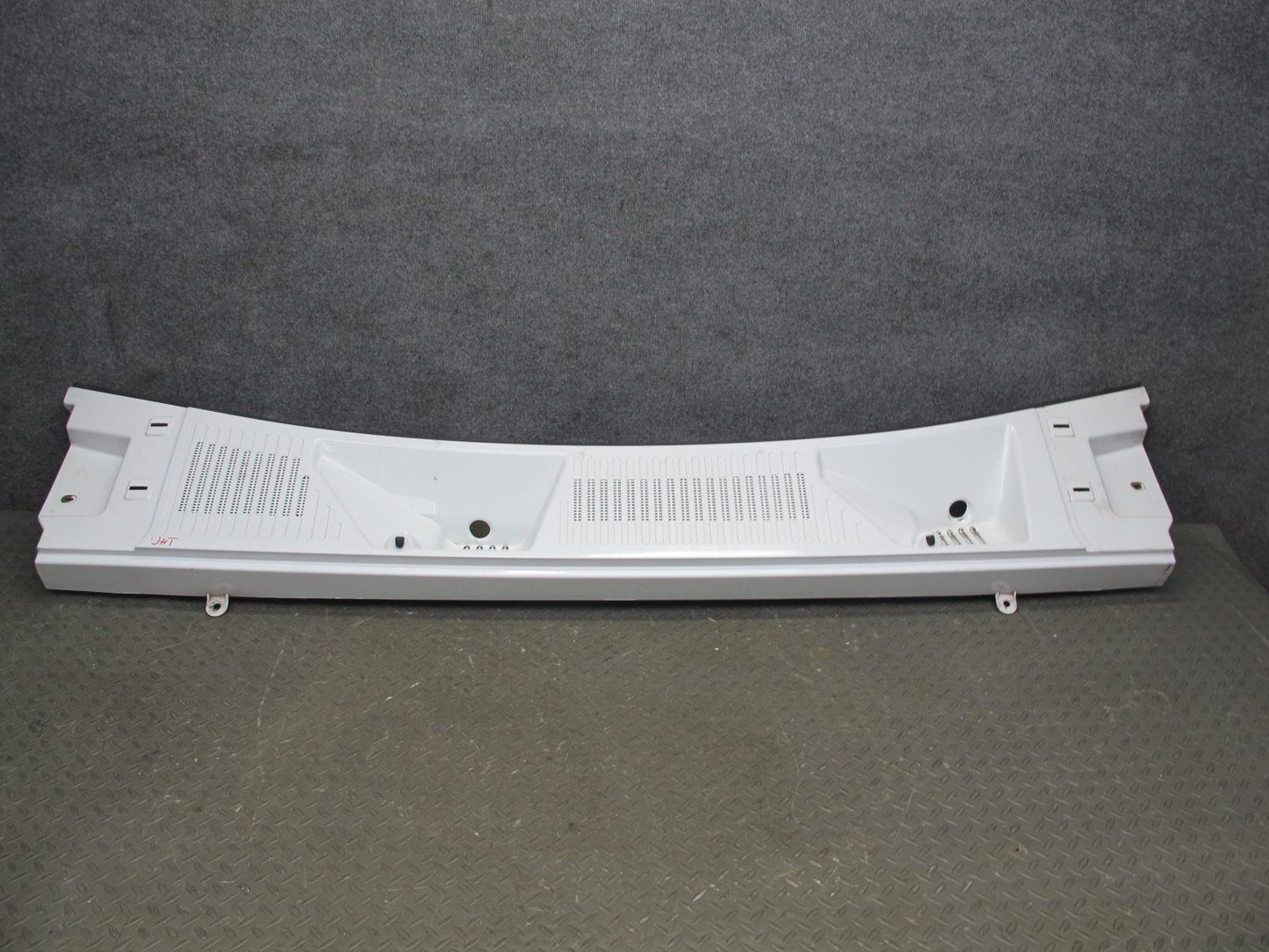 2003-2009 Hummer H2 Hood Bonnet Center Cowl Vent Grille Panel Cover