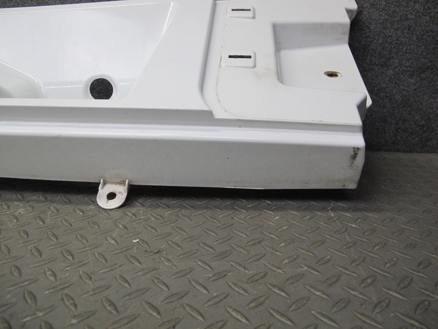 2003-2009 Hummer H2 Hood Bonnet Center Cowl Vent Grille Panel Cover